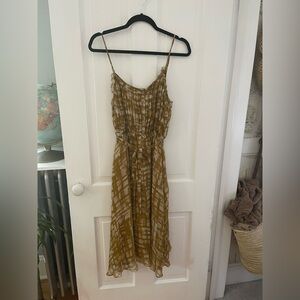 Silk Anthropologie aryn k dress size medium no flaws